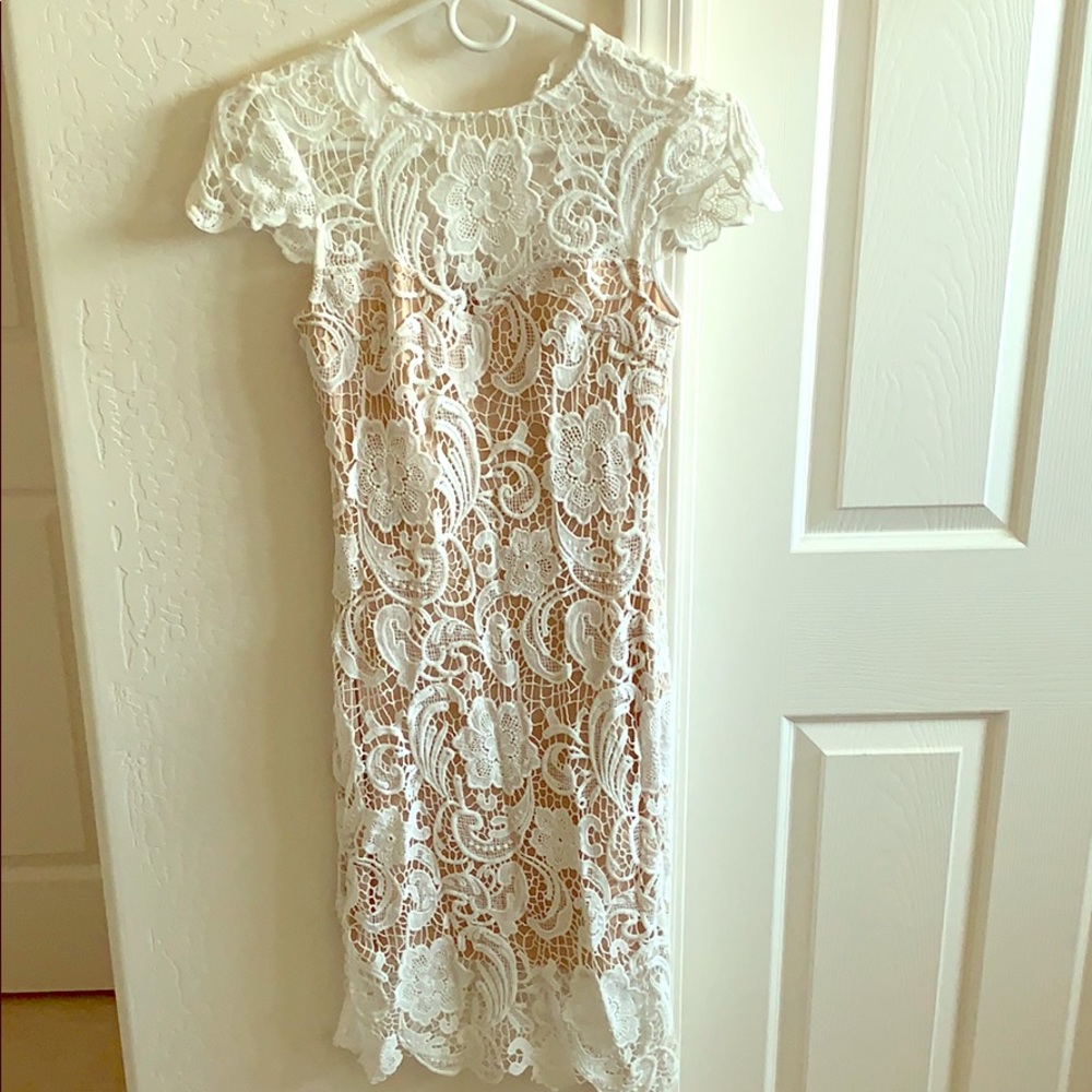 White lace body con dress